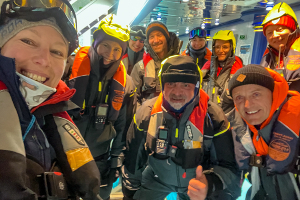 Jo and the expedition team